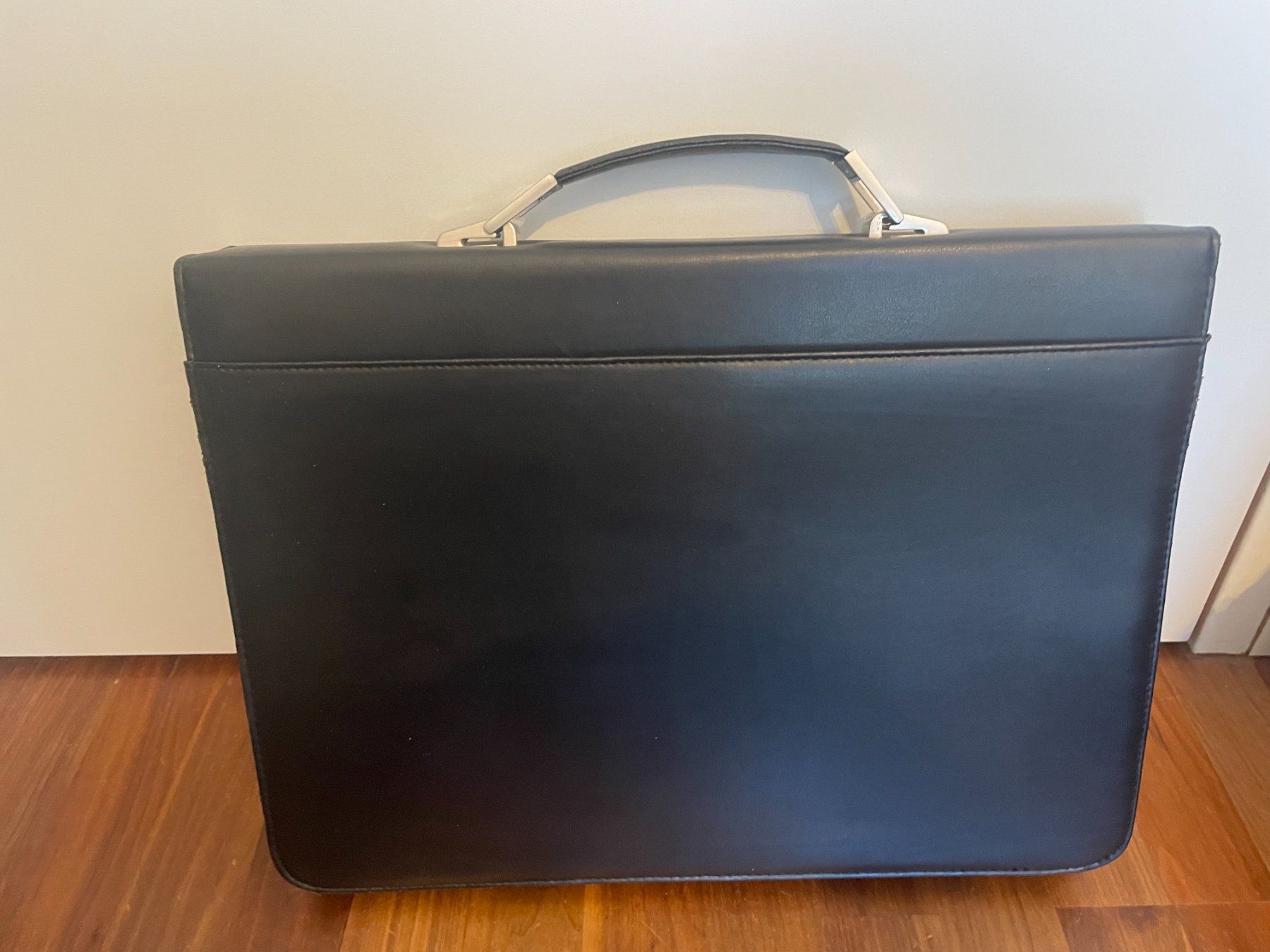 Valises & Sacs: Echtlederaktentasche – Neuf (Voir description) à Brunnen par Padigross 1