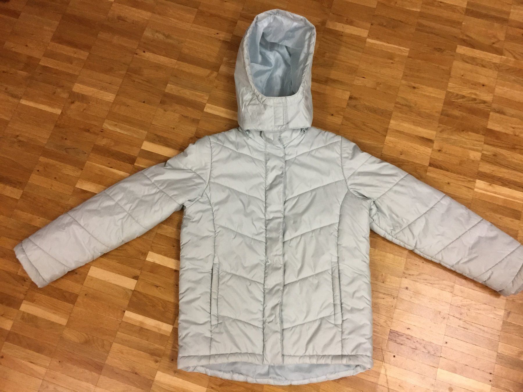 Giacche & Cappotti: Jacke Mädchen hellblau mit Kapuze Gr.140 – Usato da Kastanienbaum venduto da Muenchnerkindl1