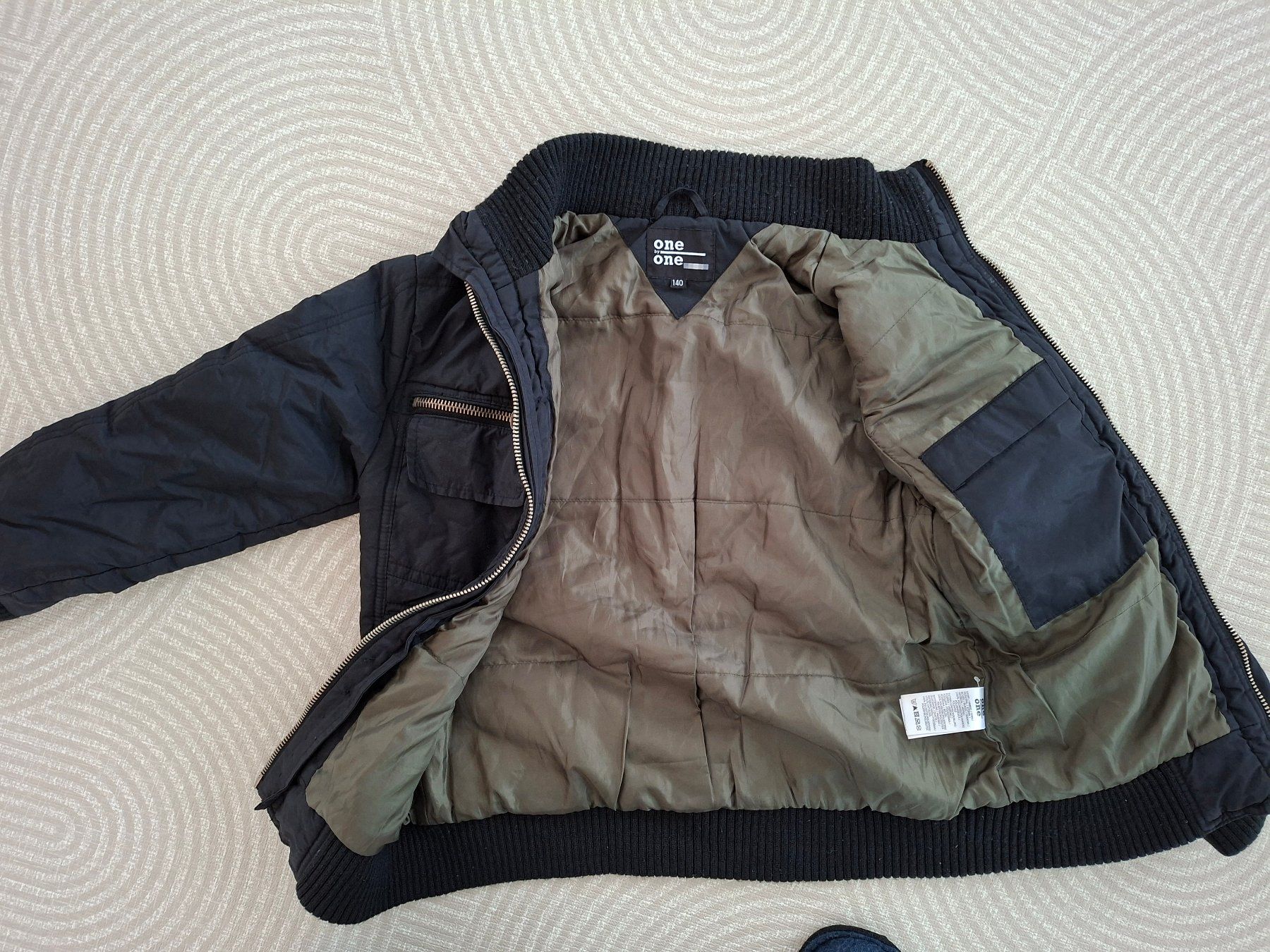 Jacken & Mäntel: Jacke, Gr. 140, schwarz – Gebraucht aus Wetzikon ZH von Klotzfrosch 2