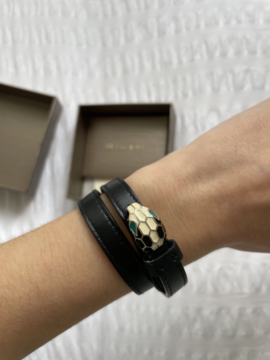 Bulgari Bracciali & Braccialetti: Bracelet en cuir Serpenti – Nuovo e nell'imballaggio originale da Hauterive NE venduto da Liianna___
