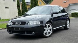 Audi S3 1.8t quattro 