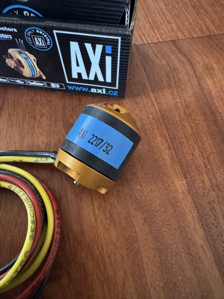 Motoren: AXI 2217/32 500KV – Neu und originalverpackt aus Gutenswil von HeliFoto 1