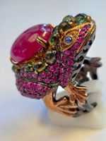 Ring Tiermotiv Frosch mit grossem Rubin  Grösse 55
