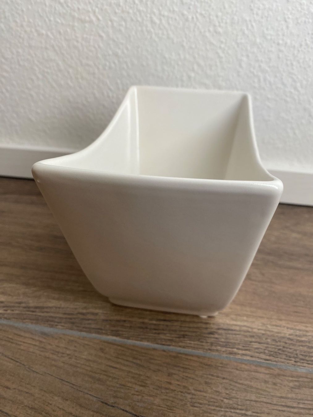 Vasi per fiori: Blumentopf in Schalenform weiss – Usato da Pratteln venduto da a23_j2gs 7