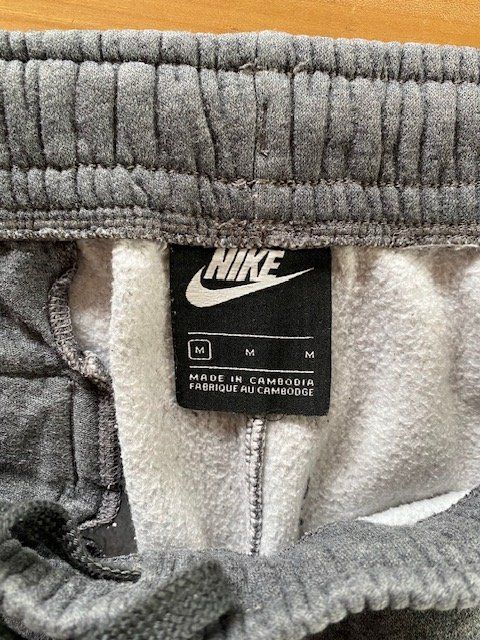 Nike Hosen: NIKE Trainerhose, grau, Gr. M – Gebraucht aus Lyssach von Ek_772 2