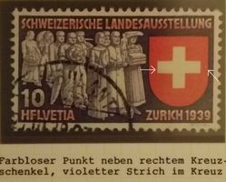 841) Abart farbloser Punkt neben Kreuz, violetter Strich