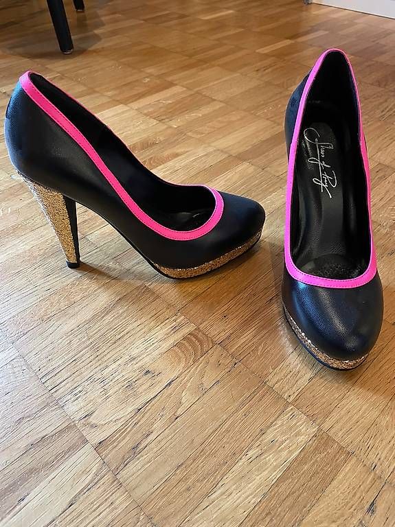 Damenschuhe: Damenschuhe – Gebraucht aus Wabern von Jess_Studer