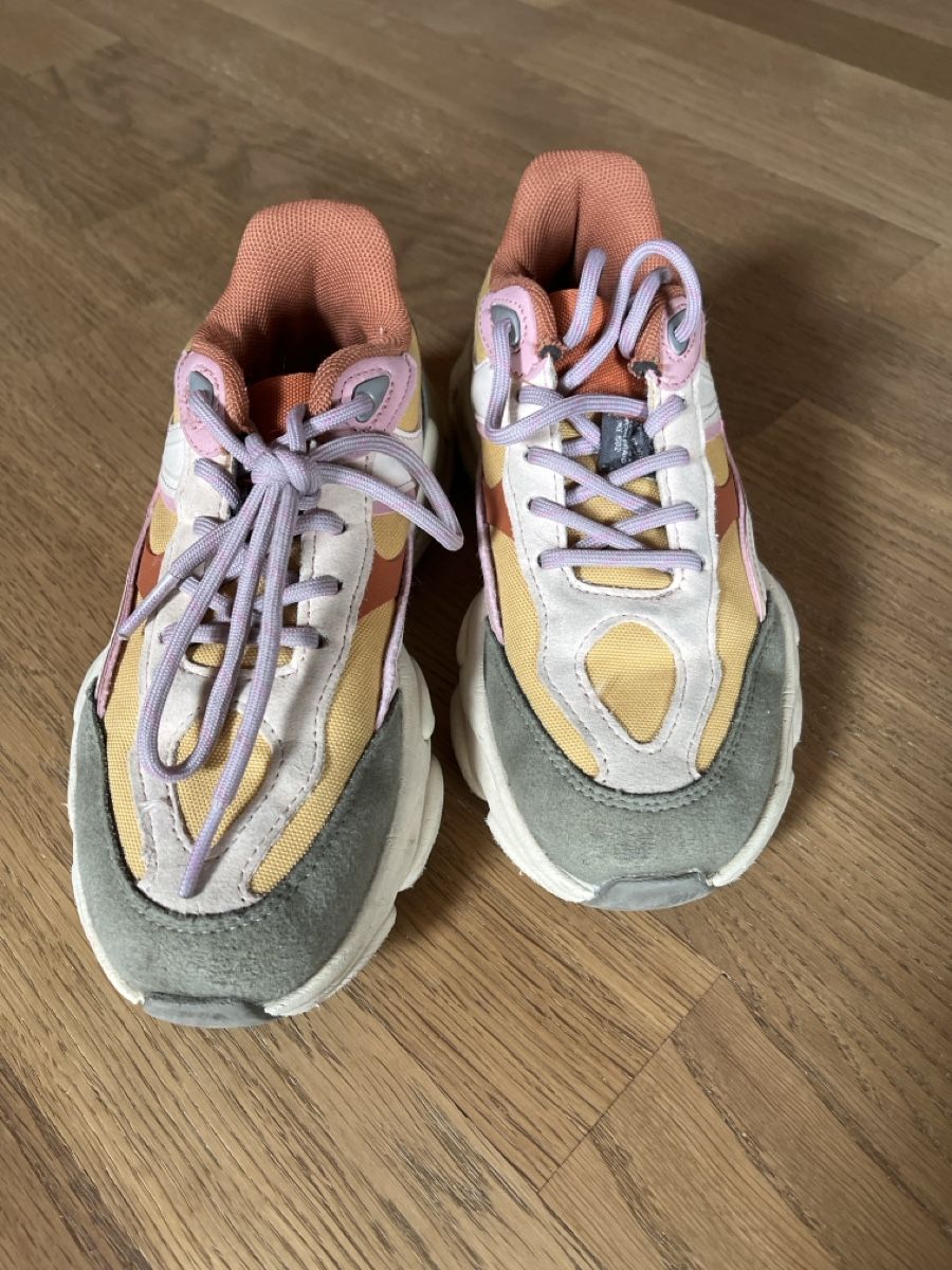 Next Scarpe da uomo: Mädchen Schuhe große 32  – Usato da Bern venduto da leo_6rh9 1