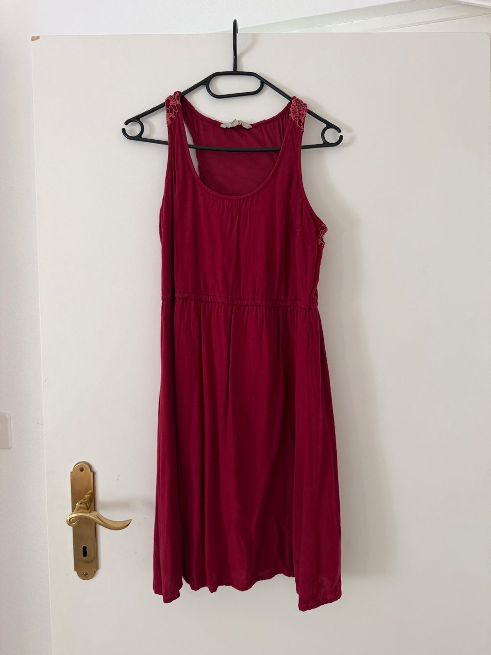 Robes: Deux robes dos TAILLE M – D'occasion à Villeneuve VD par jxste_dani 1