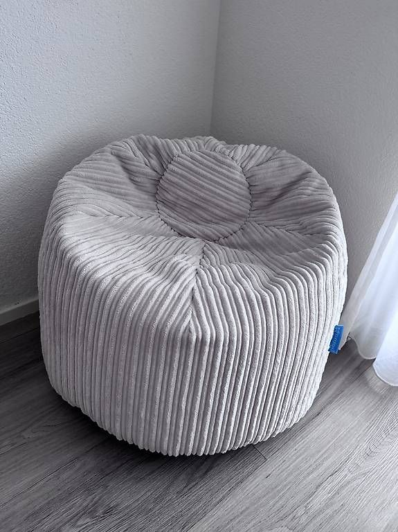Lounge Pug Poltrone: Kindersessel Sitzsack "LoungePug" – Usato da Utzenstorf venduto da Tinchen001