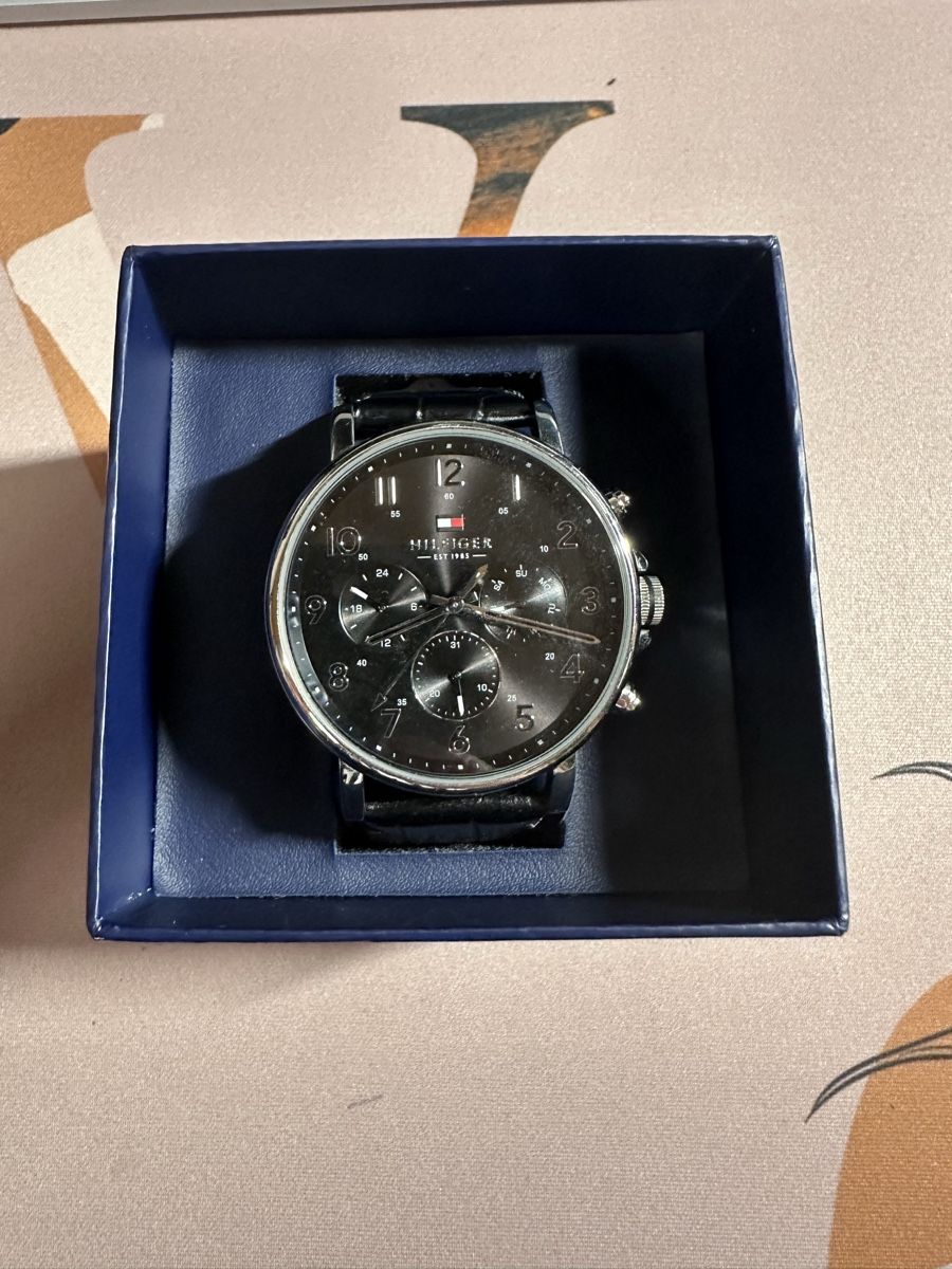 Tommy Hilfiger Uhren: Tommy Hilfiger Uhr – Gebraucht aus Benken SG von Malou1