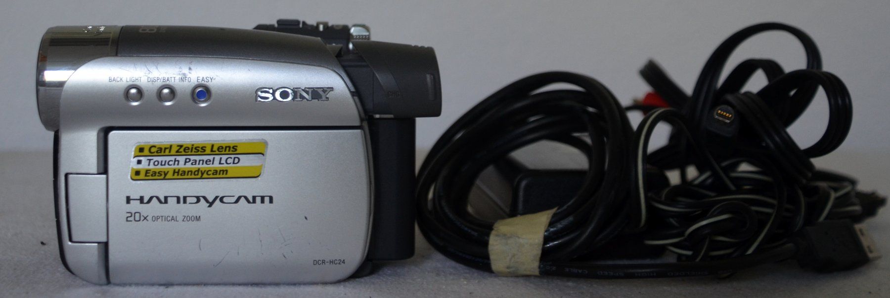 Sony Videocamere: Camcorder MiniDV Sony DCR-HC24E caméscope Touch  Screen – Usato da Collonges venduto da arashee