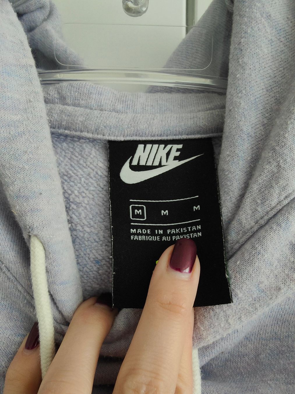 Nike Pullover & Sweatshirts: Nike Hoodie - Grösse M – Gebraucht aus Rickenbach b. Wil von Beautiful.Things 3
