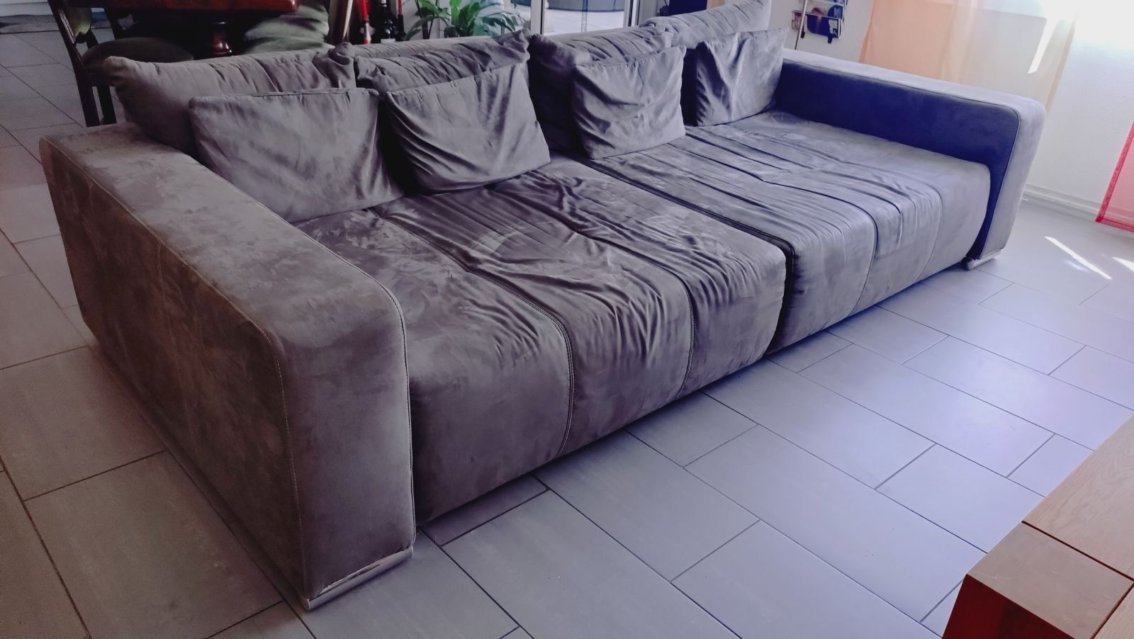 Sofas: Grosses Alcantara Sofa Grau – Gebraucht aus Grüningen von Stargazer 1