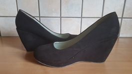 Chaussures noires talon compensé grandeur 39 marque Bata