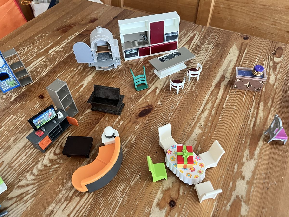 Playmobil Giocattoli: Playmobil Einrichtung Zubehör  – Usato da Rickenbach LU venduto da Maxianer
