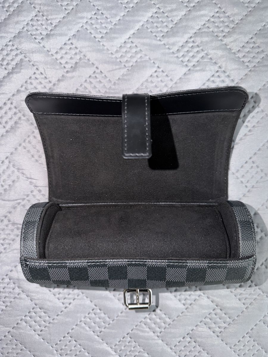 Louis Vuitton Scatole porta orologi: Uhrenetui Louis Vuitton – Usato da Döttingen venduto da FG9 3