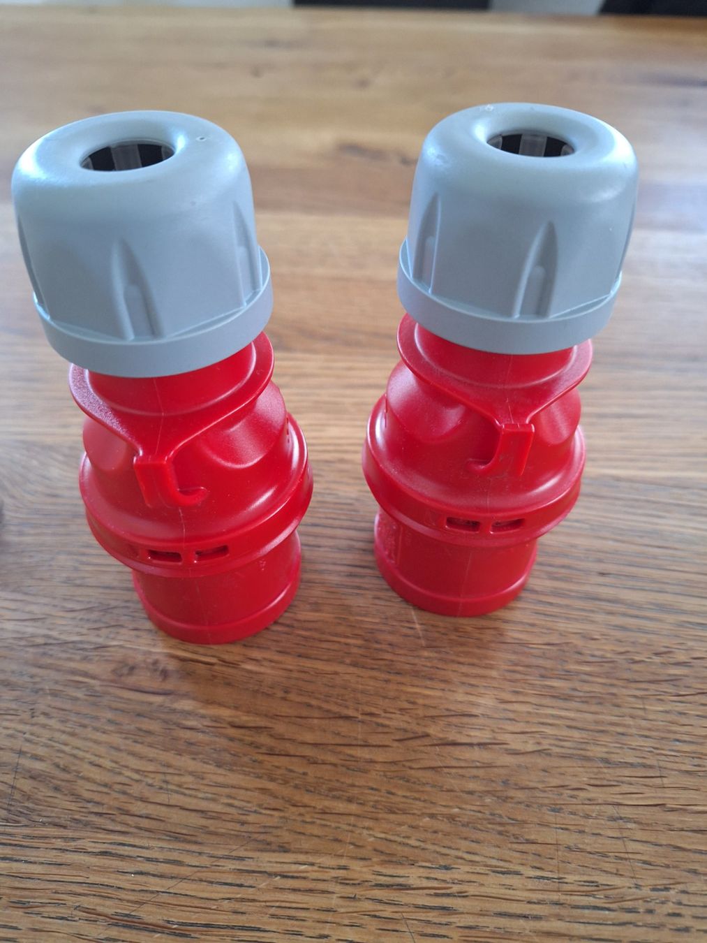 Spine: 2 Stk PCE Stecker  4P+E  16 A  6 h  380 V – Nuovo (secondo la descrizione) da Altdorf UR venduto da aswe 1