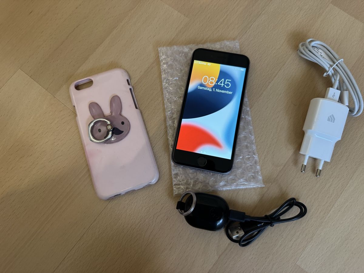 Apple Telefoni cellulari / Smartphones: Wie neu iPhone 6S 32 gb Space Grey – Usato da Uznach venduto da enrico06 1