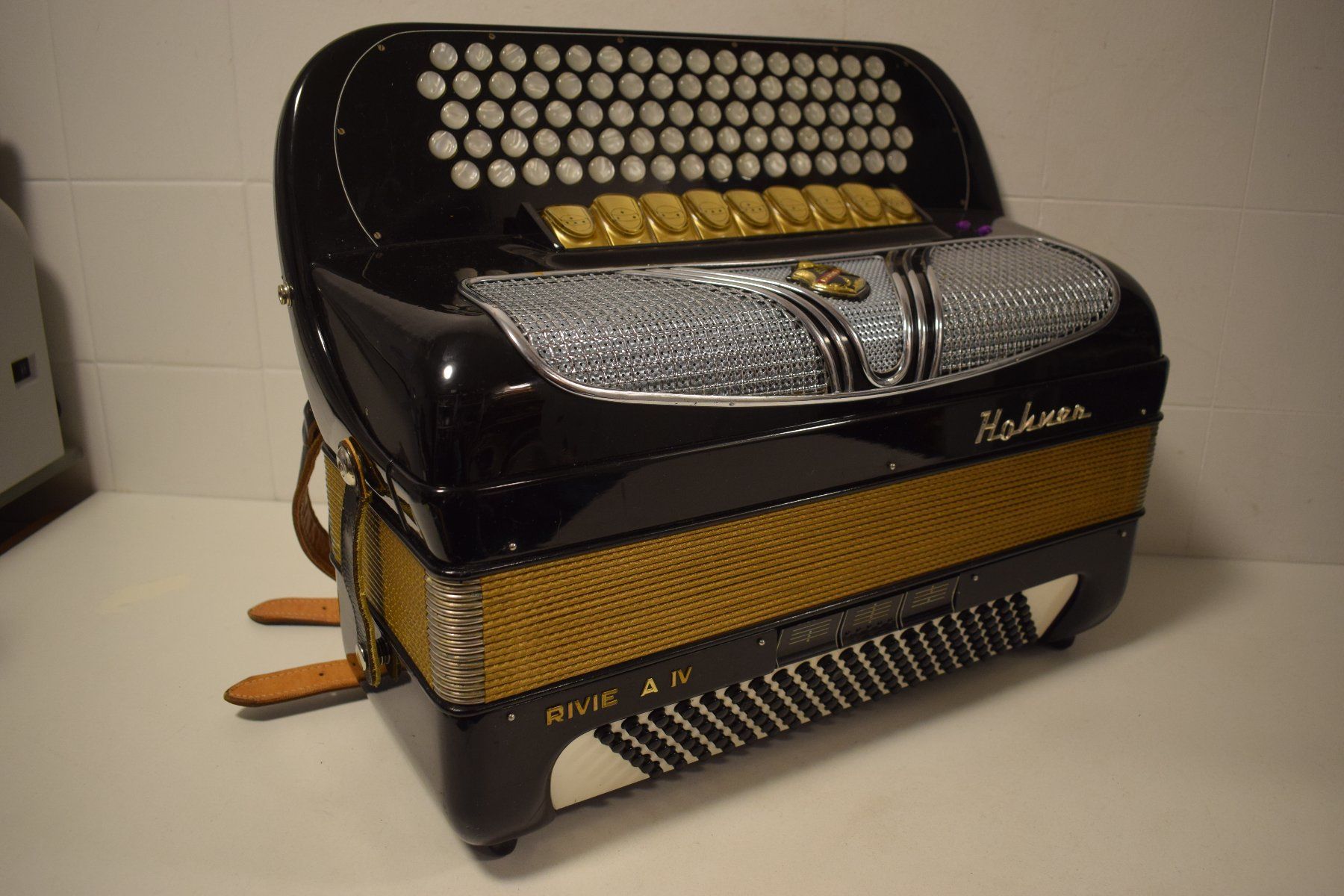 Musikinstrumente: Akkordeon chromatisch Hohner Riviera IV – Gebraucht aus Zürich von baumusik 1