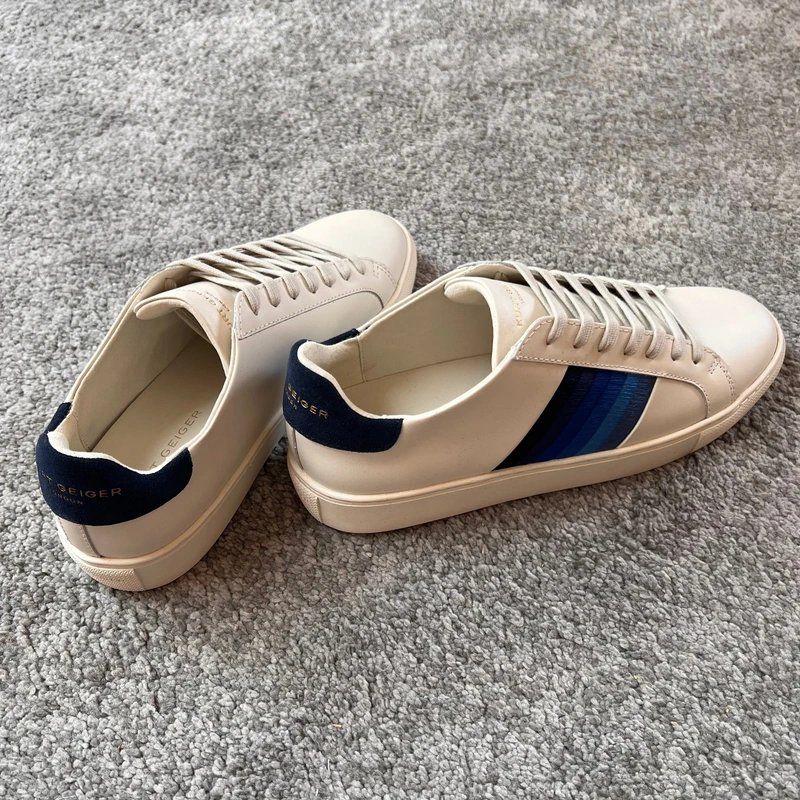 Kurt Geiger Herrenschuhe: Baskets Kurt Geiger à rayures bleues - Taille 43 – Neu und originalverpackt aus Préverenges von DB1028 1