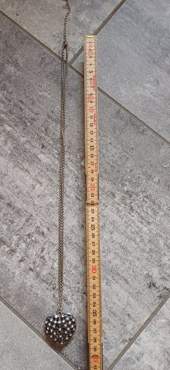 Ketten: Kette mit Herz-Anhänger - Modeschmuck – Gebraucht aus Entlebuch von Waldschratt65 2