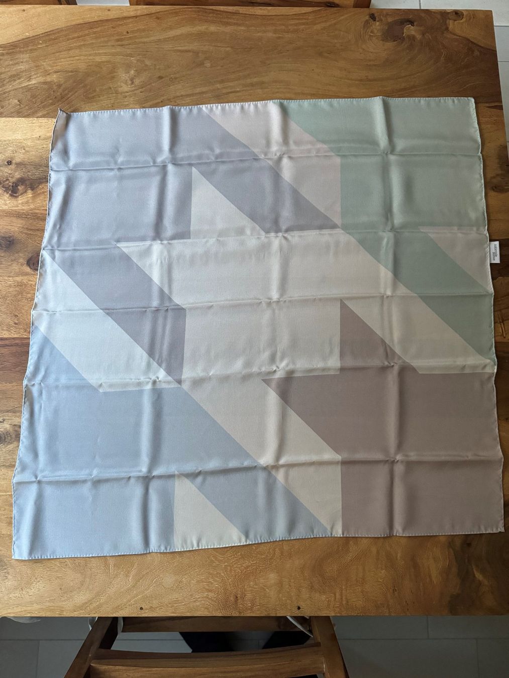 Foulards, Tücher & Schals: Foulard "nationale suisse" – Neu und originalverpackt aus Ettingen von Flatwhite 2