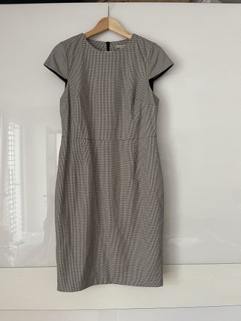 Neues H&M Kleid, Gr. 42, zeitloses Design