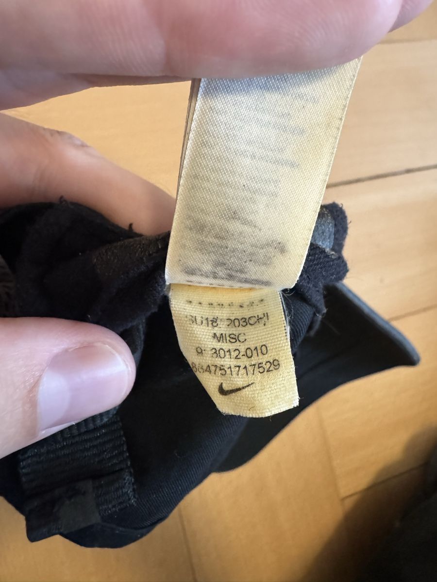 Nike Copricapi, berretti & cappellini: Nike Air Tn Cap schwarz – Usato da Bern venduto da Mancini 5