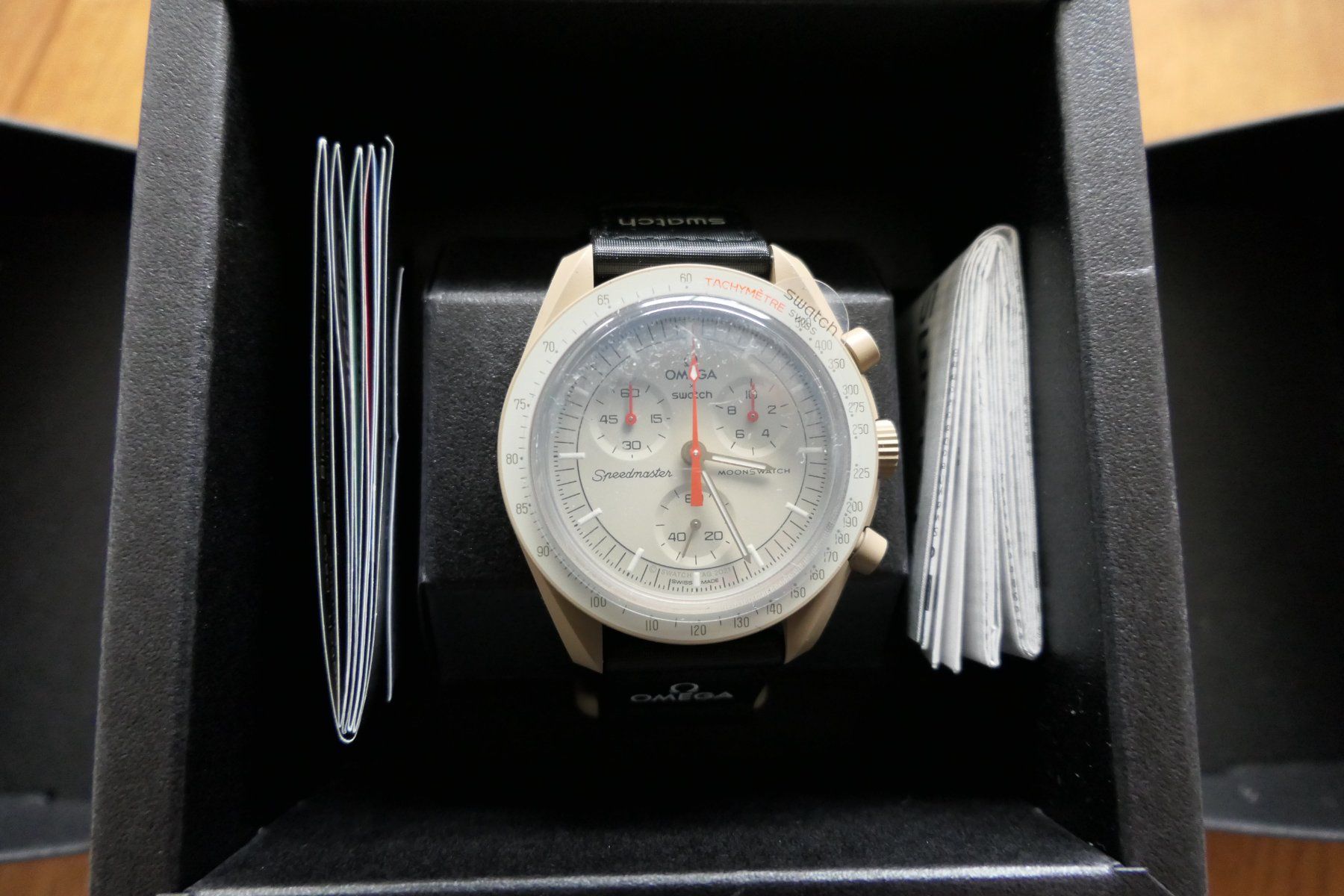 Swatch Orologi: Swatch Omega Moonswatch Mission to Jupiter – Nuovo e nell'imballaggio originale da ESCHENBACH SG venduto da MAKULU04 8