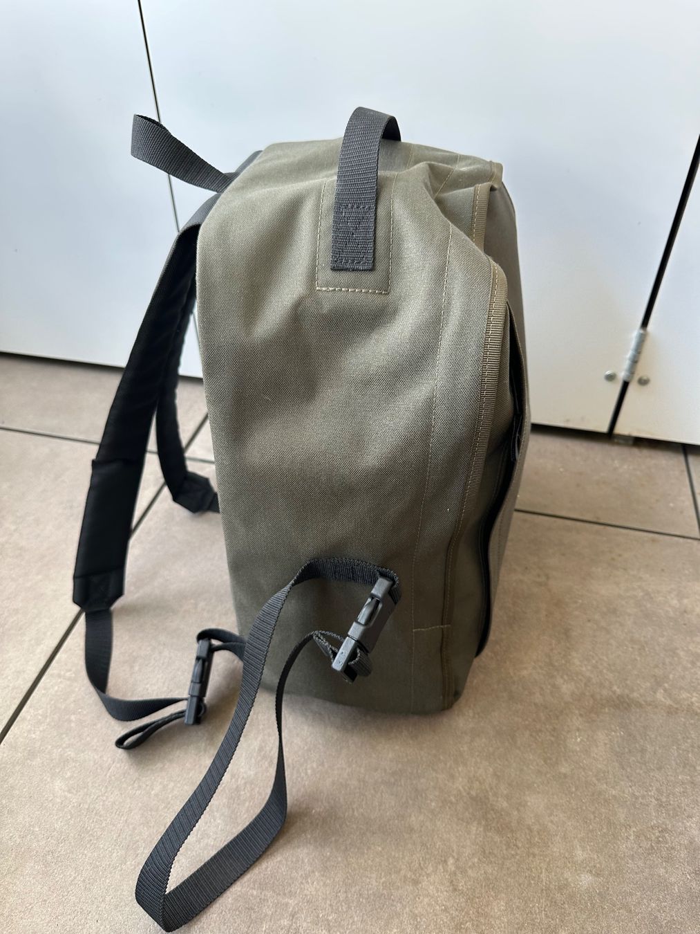 Schweizer Armee Zaini: Schweizer Armee Tagesrucksack – Usato da Ebikon venduto da Gaenggeliwaar 2