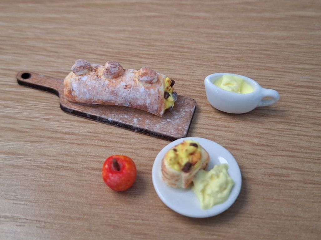 Case e mobili per bambole: Apfelstrudel mit Vanille Sose, Handgemacht – Nuovo (secondo la descrizione) da Zürich venduto da HandmadeTinyFood 1