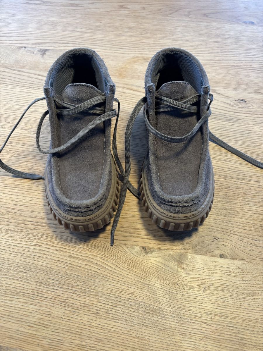 Clarks Scarpe per ragazzi: Clarks Kinderschuhe, Grösse 33, Herbst/Winter Saison – Usato da Teufen AR venduto da Alex2380