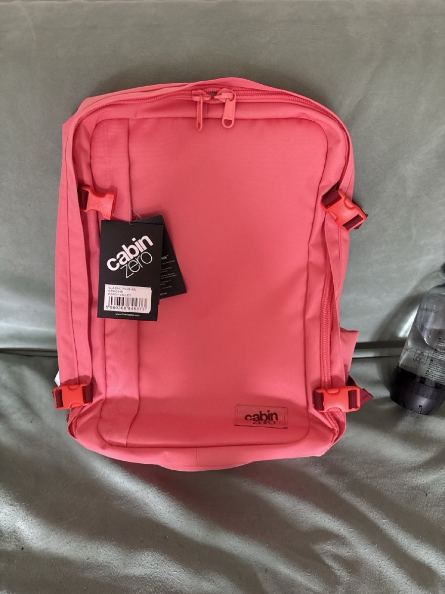 Rucksäcke: Cabin Zero Classic Plus Rucksack 42 L Handgepäck – Neu (gemäss Beschreibung) aus Güttingen von ch-aeschlimann