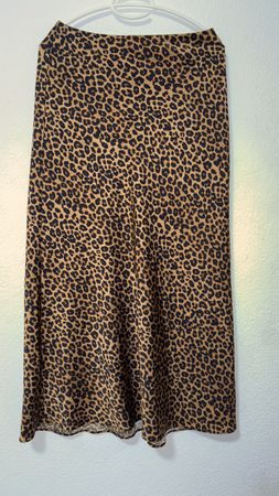 Leopard Print Midi Skirt - Stylish & Versatile! 47