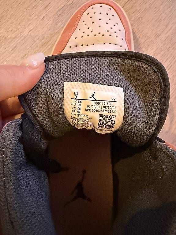Scarpe da donna: Air Jordan 1 Mid Rosa – Usato da Sirnach venduto da lam_9dpr 3
