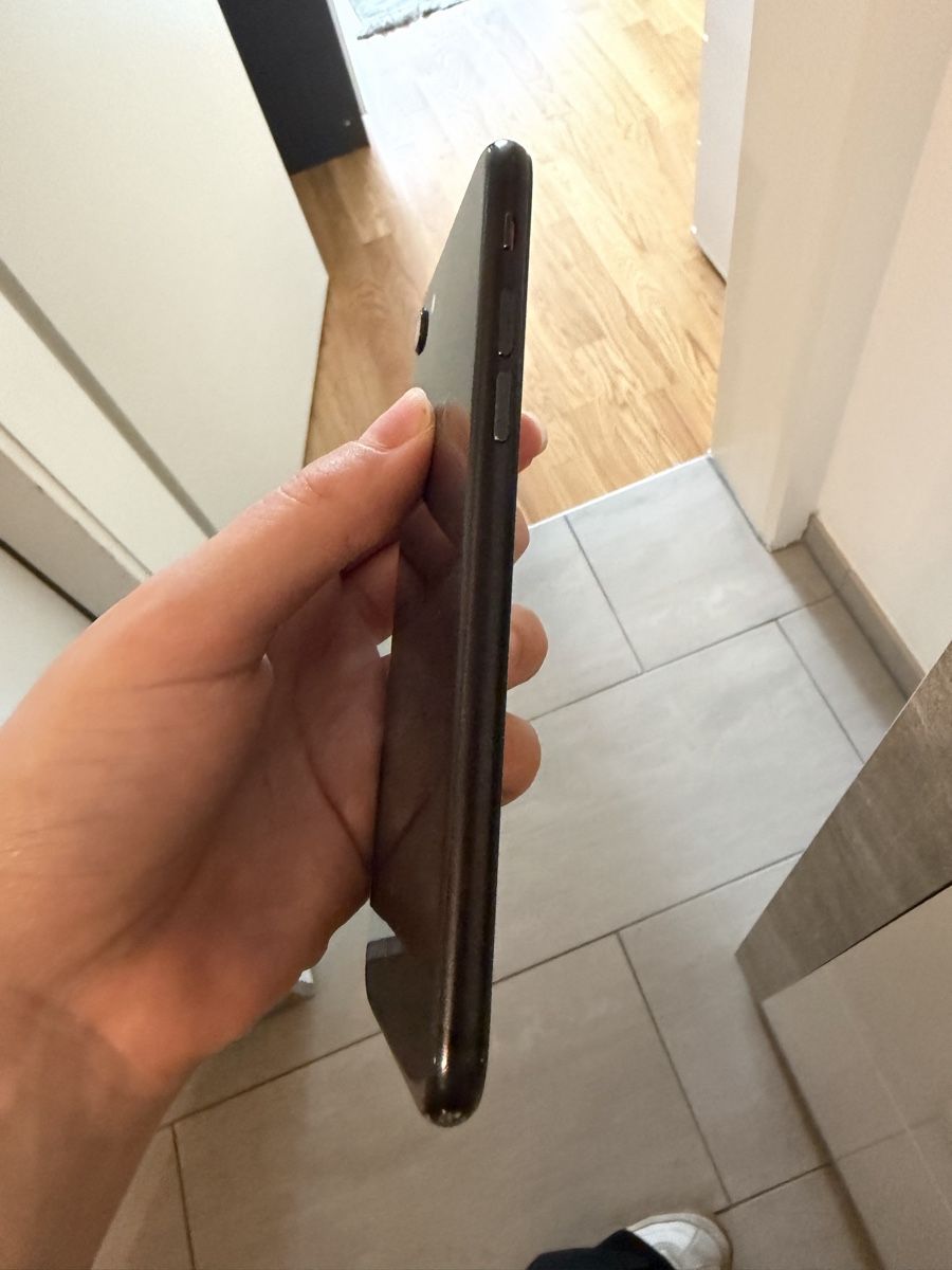 Apple Telefoni cellulari / Smartphones: Smartphone Apple iPhone SE – Usato da Basel venduto da Leyla_12 5