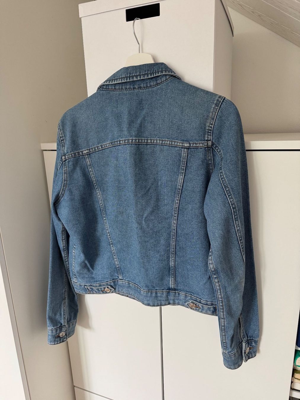 Vestes: Jeansjacke Mango – D'occasion à Arbon par flowerandfound 1