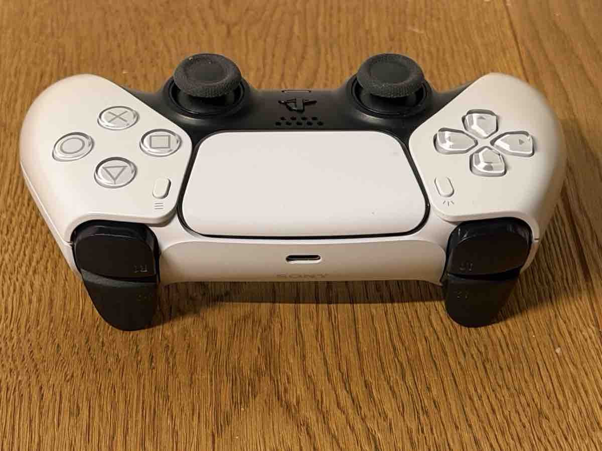 Sony Controller: PS5 DualSense Controller Hall Sticks weiss – Usato da Solothurn venduto da Jfk 2