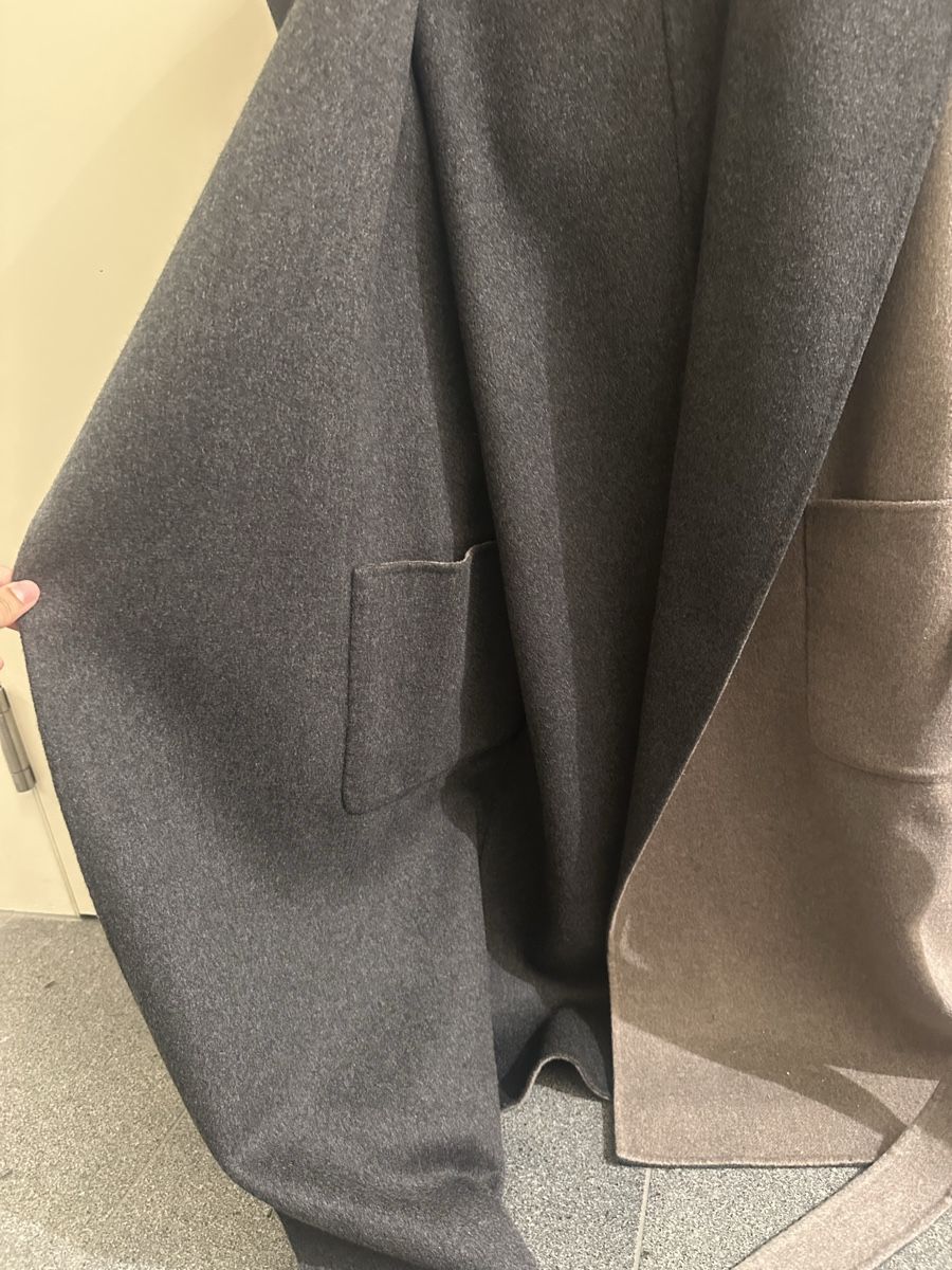 Mäntel: Cashmere coat, beige & grey, size M – Gebraucht aus St. Niklausen LU von lau_259n 1