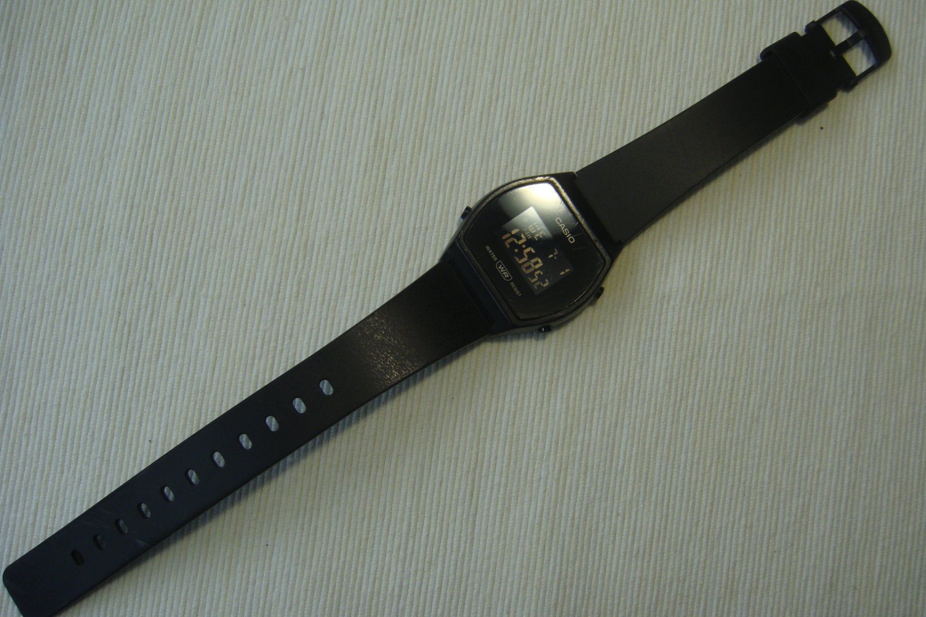 Casio Montres: Casio LW-204 – D'occasion à Emmenbrücke par kuhn4951 2