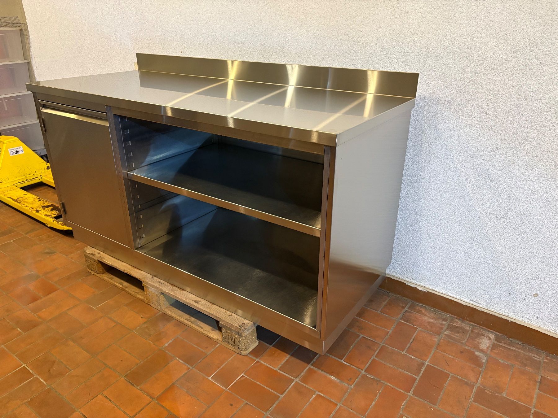 Cuisines complètes: Gastro Chromstahlmöbel Arbeitstisch – D'occasion à goldau par G.app 1