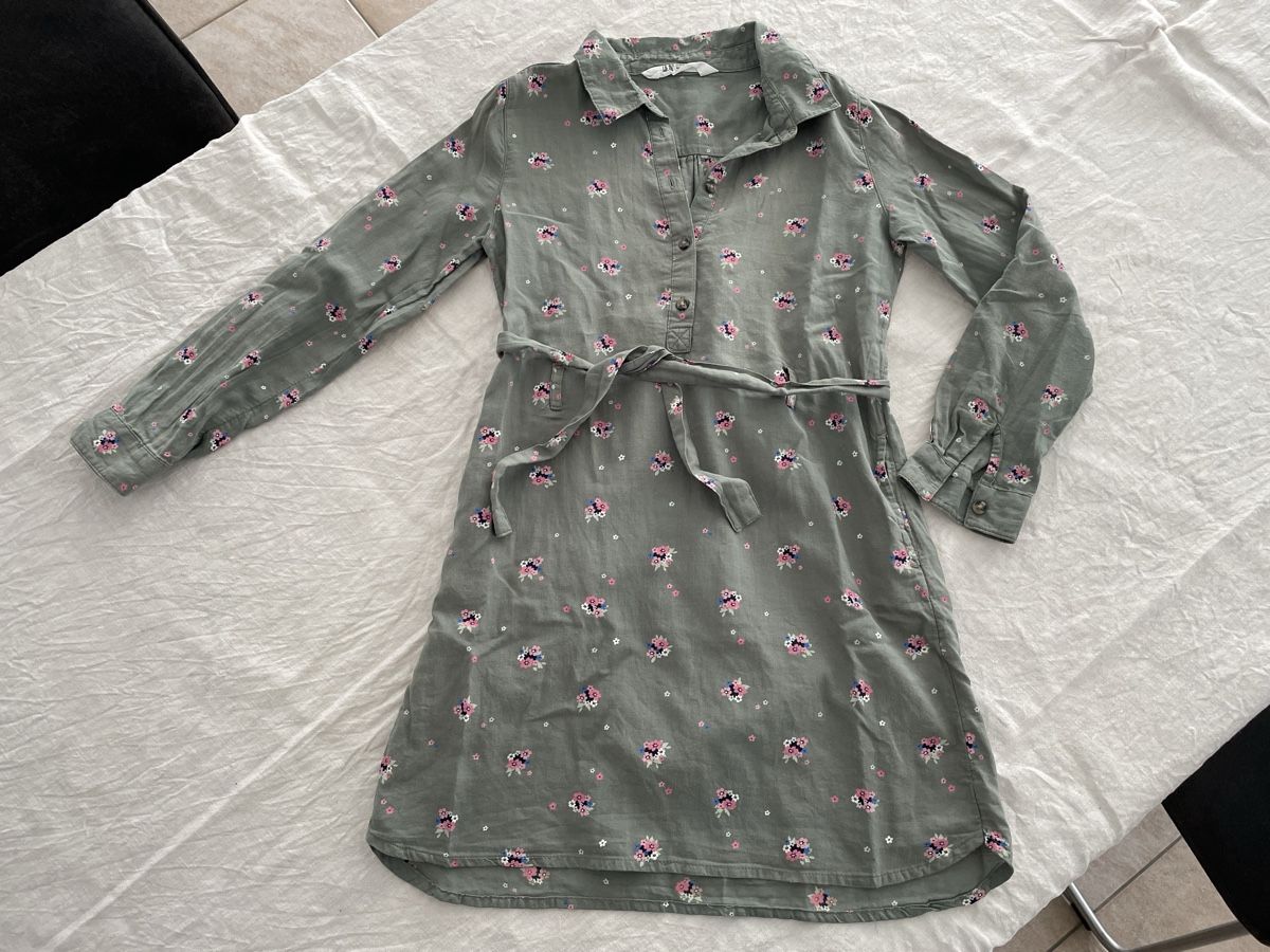 Lotti & Set di vestiti: 5er Mädchen Kleiderpaket, Grösse 134/140 – Usato da Weesen venduto da Steiboeck 1