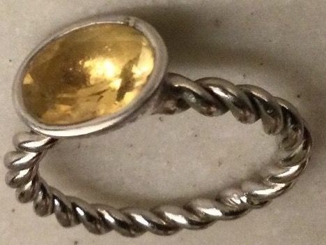 Anelli: Gelbes Ring - bague Pierre jaune – Usato da Zürich venduto da Janakpur