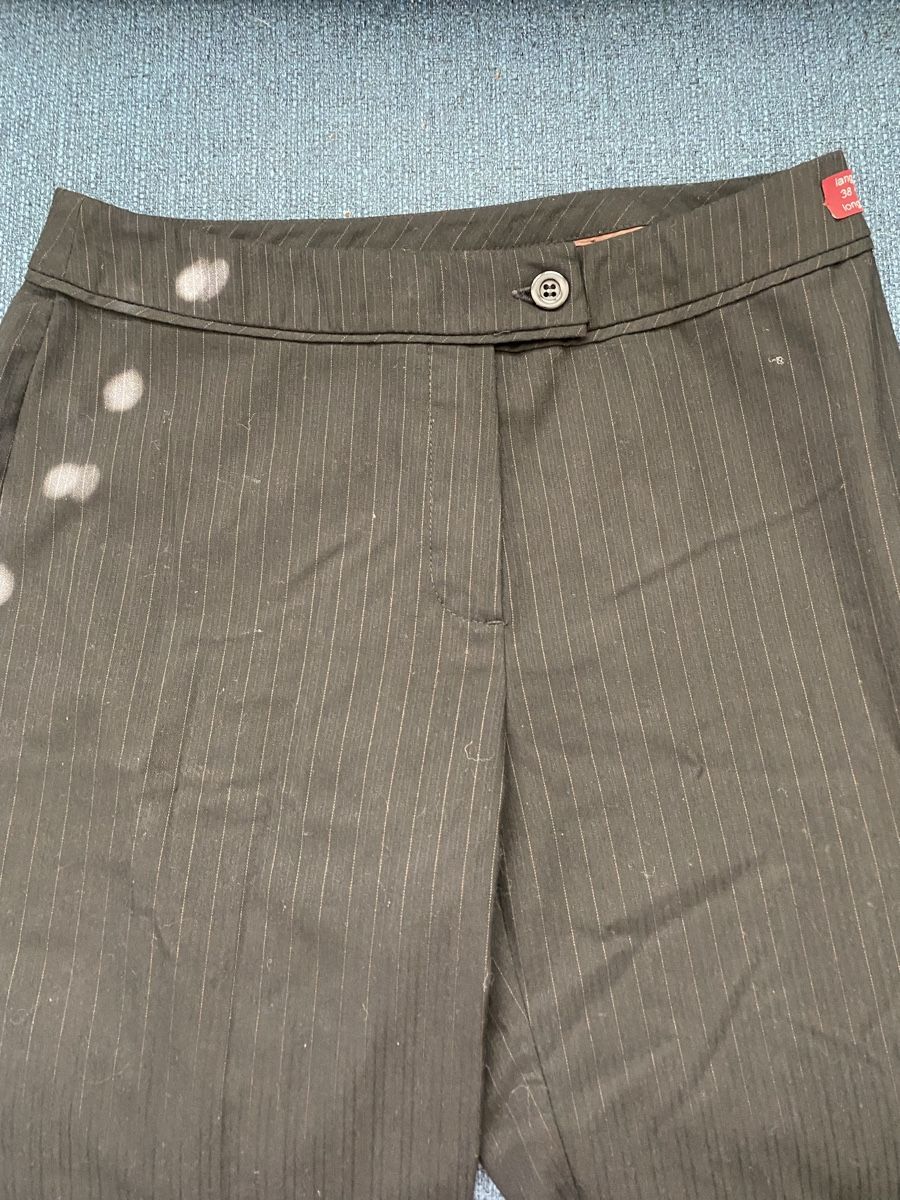 Pantaloni: Schwarze Anzugshose, Gr. 38 – Usato da Mülligen venduto da locademalaga