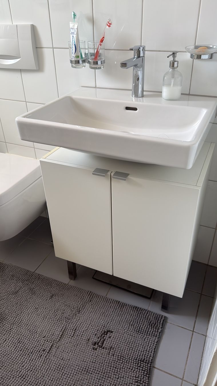 Mobili per bagno: Waschbeckenunterschrank – Usato da Windisch venduto da alinaK17