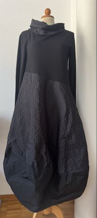 Robe Luukaa noir rayé col montant taille 2, AW2026-27