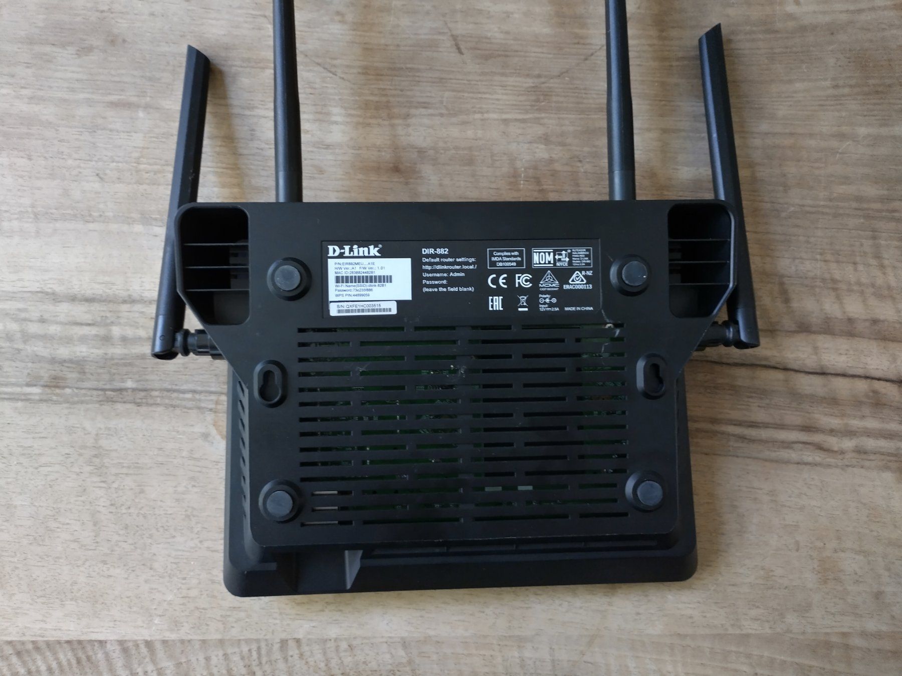 Dlink Modem & Router: Wi-Fi router DIR-882 – Usato da Châtelaine venduto da ArnHacker 3
