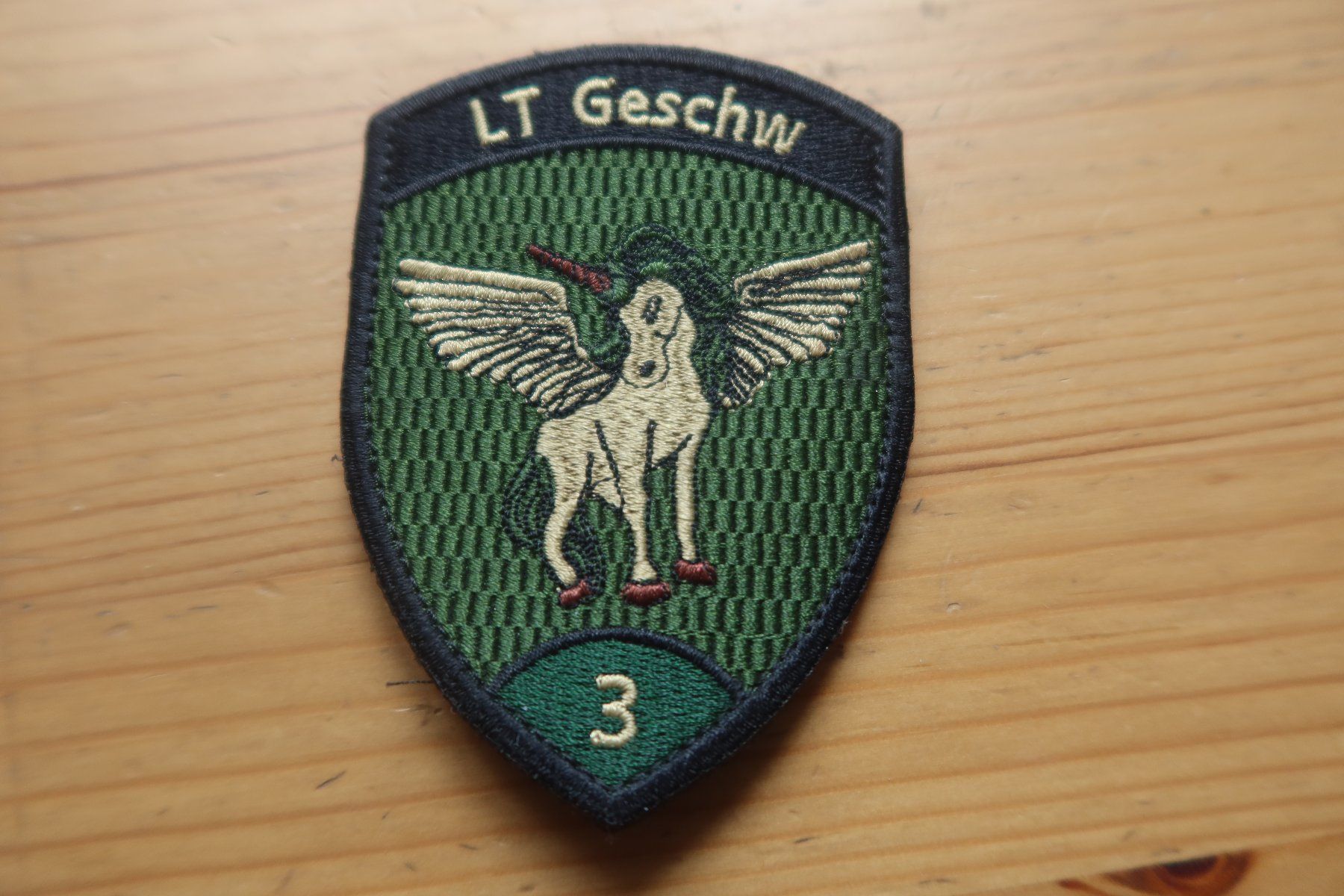 Armée suisse Plaquettes & Badges: Badge LT Geschw 3 – Neuf (Voir description) à Chur par zowie72