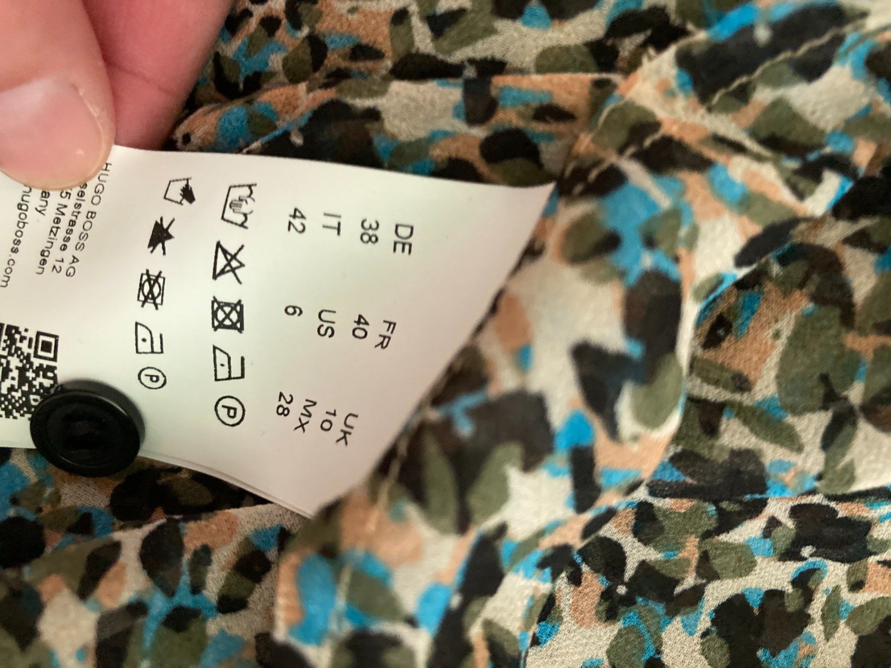 Hugo Boss Kleider: HUGO BOSS: geblühmtes Sommerkleid – Neu (gemäss Beschreibung) aus Zürich von ann_ngp7 2